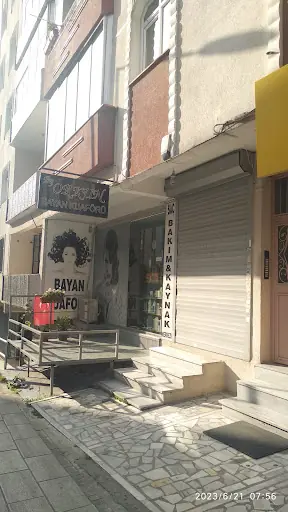 By Orkun Bayan Kuaförü – Tırnak / Nail Studio, İstanbul