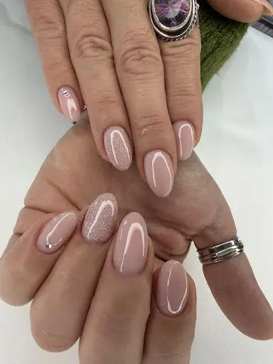 Emilia Beauty 4