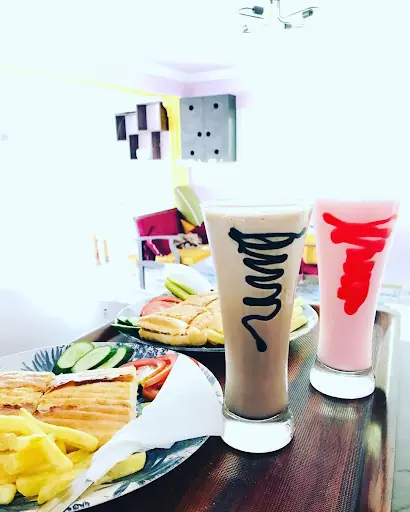 CADDE CAFE & RESTORANT 2