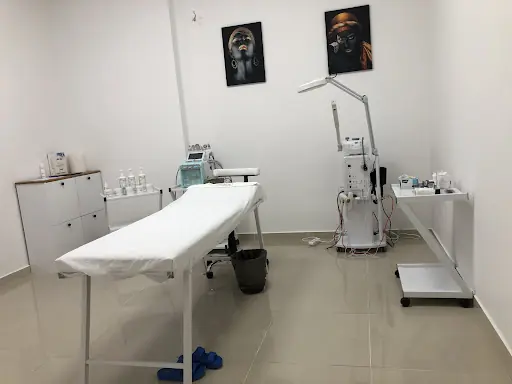 MELEK HASTAOGLU ESTETİK VE GÜZELLİK SALONU 2
