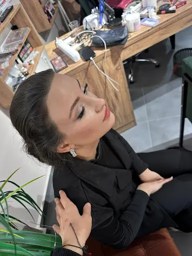 Emoş kuaför 4