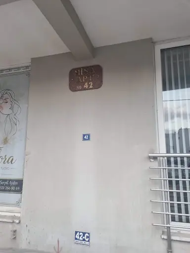 Flora Beauty Studio