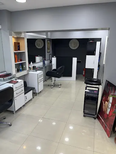 MERT UTAN BAYAN KUAFÖRÜ 3