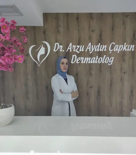 UZM. DR. ARZU AYDIN ÇAPKIN, TRABZON DERMATOLOJİ UZMANI I GÜZELLİK MERKEZİ