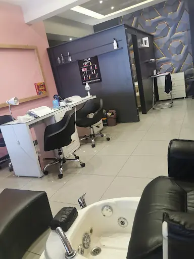 ŞAFAK NUR HAİR BEAUTY SALOON 4