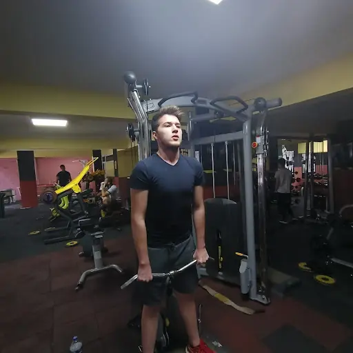 IRON GYM 4