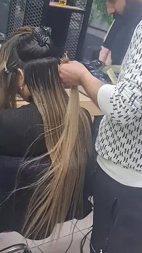KUAFÖR AHMET SAC VE KAYNAK MERKEZİ – Tırnak / Nail Studio, İstanbul (2. fotoğraf)