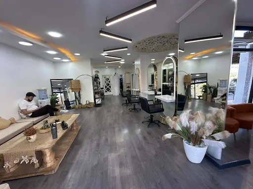 Ayhan Özmen Hair Studio 4