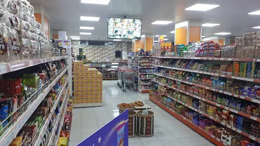 Uğur Alışveriş Merkezi