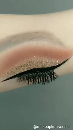 Kübra Eser MAKEUP STUDİO ve GUZELLİK SALONU 3