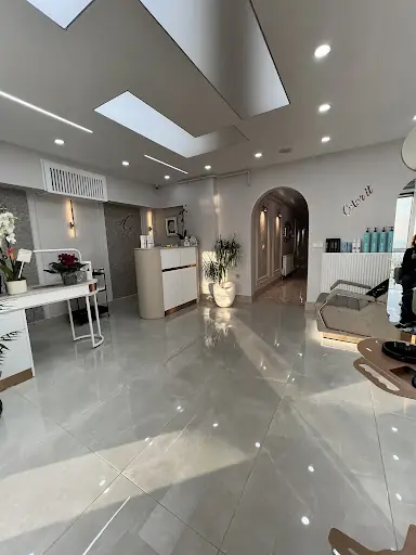 HÜLYA ÖZDEMİR PREMIUM HAIR & MAKE-UP 3