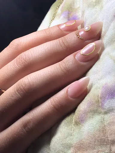Ceren Dereli Beauty & Nail Studio 4
