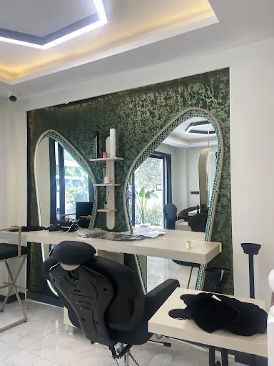 Hüseyin Bildik Hair - Make Up Studio 2