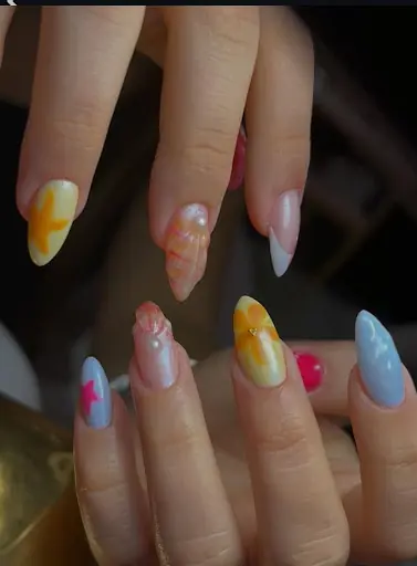 Lou Lou Beauty / Büşra Akkuş – Tırnak / Nail Studio, İstanbul (5. fotoğraf)