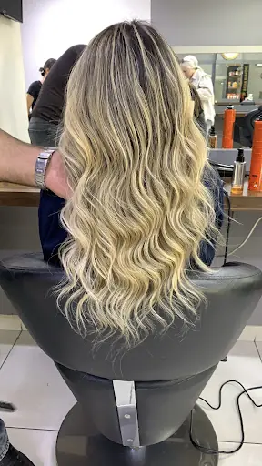Salon Yeşilkōy 2 Bayan Kuaförü