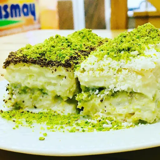 Çiğköfteci Aşık Abuzer Usta ve Ulaşlıoğlu Baklavaları 3
