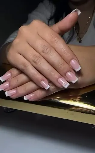 Aura Nova Beauty | Küçükçekmece Güzellik – Kalıcı Oje, Protez Tırnak, Lazer Epilasyon