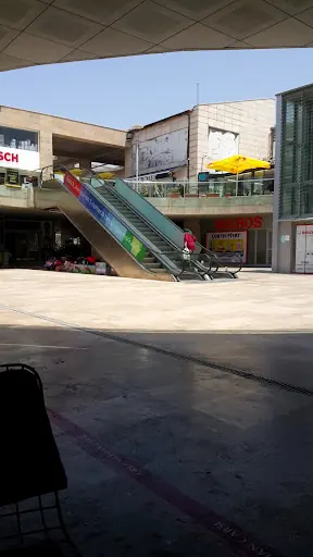 Urla Meydan Avm 3