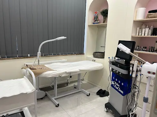 AURA GÜZELLİK SALONU 3