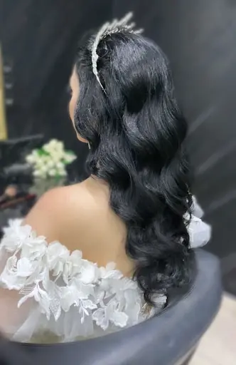 Beyza Doğru Hair Makeup Studio