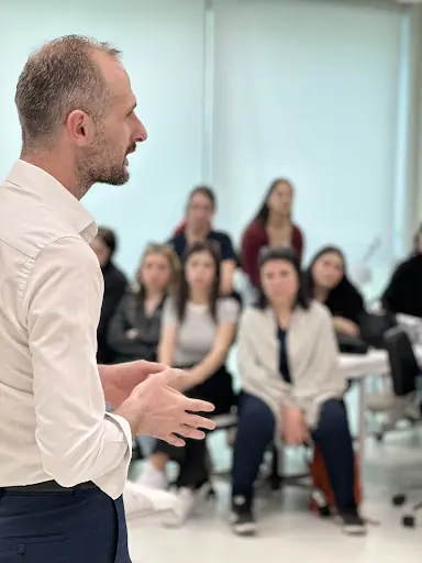 Eflatun Akademi Güzellik Kursu 2