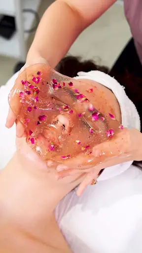 Lily's Beauty Studio Lilys | Güzellik Salonu | Bölgesel Zayıflama | Vücut Sıkılaştırma | Cilt Bakımı | Epilasyon 3