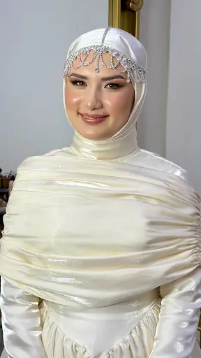 Aleynamakeuphouse 4