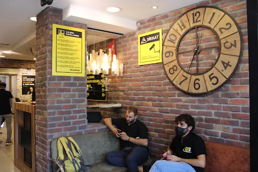 CutsBarbershop 4
