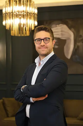 Plastic Surgeon in Istanbul, Turkey | Dr. Erman Ak | Facelift, Breast Augmentation, Neck Lift, Abdominoplasty, Liposuction 2