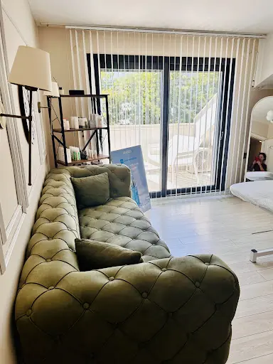Aura Beauty Studio