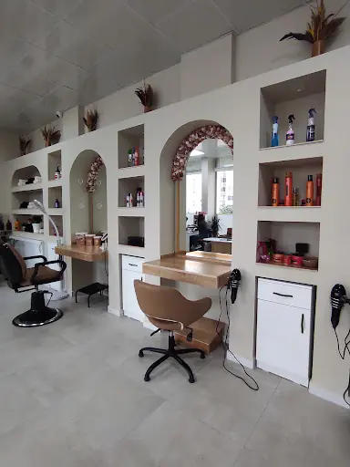 D&Be HAİR STUDIO / BAYAN KUAFÖRÜ 2