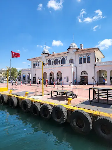 Beşiktaş Adalar İskelesi