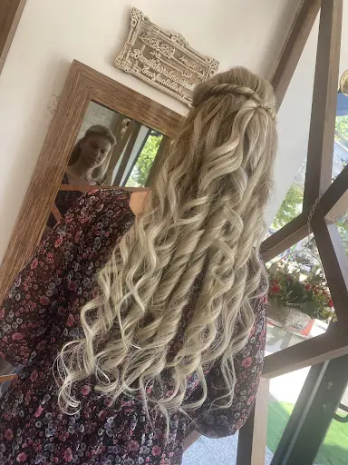 ELLA Kuaför Güzellik Salonu 4