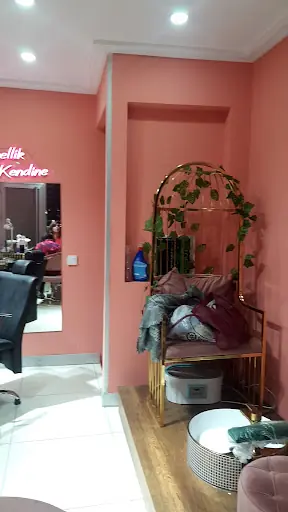 Günel Güzellik Salonu – Tırnak / Nail Studio, İstanbul (2. fotoğraf)