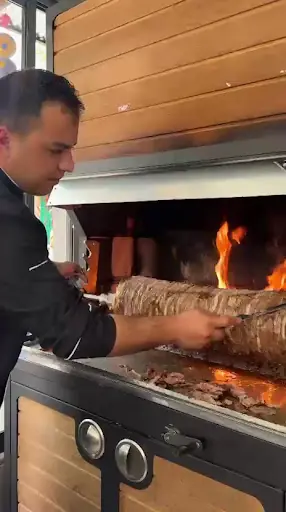 DÖNEN CAĞ KEBABI 3