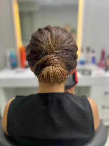 Salon Hanife Can 4