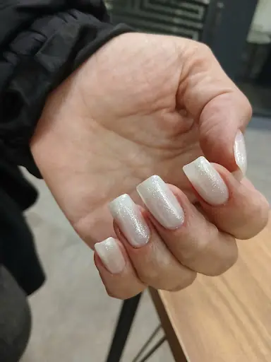Aura Nova Beauty | Küçükçekmece Güzellik – Kalıcı Oje, Protez Tırnak, Lazer Epilasyon 3