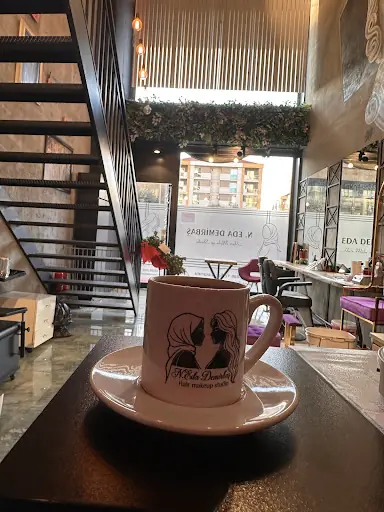 N.Eda Demirbaş Hair Makeup Studio 2