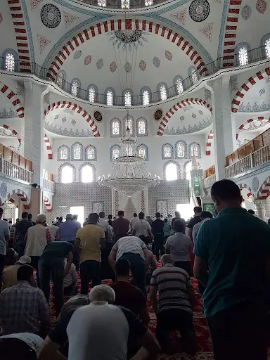 Merkez Cami
