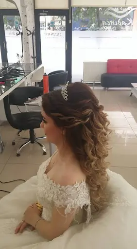 Kadınca Saç Tasarım Göksun
