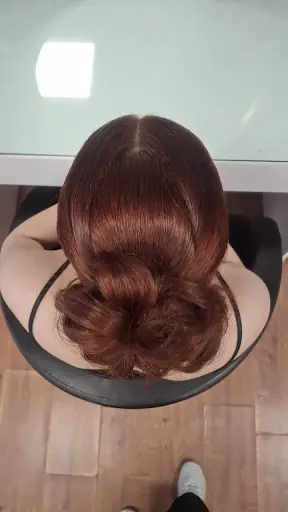 Aliva Güzellik ve Kuaför Salonu 3