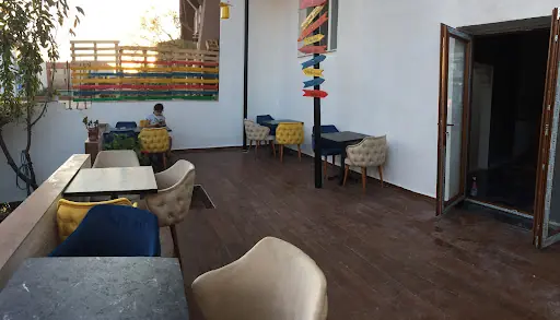 Bigz Pasta & Cafe 4