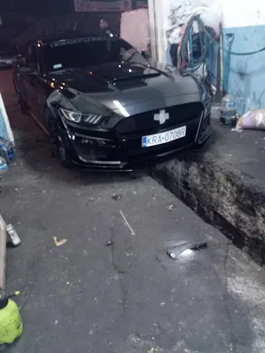 Sivaslı Kardeşler Oto Servisi 2