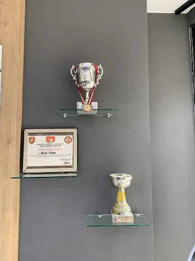 Emre Söyler hair master erkek kuaförü