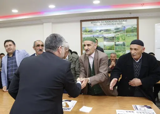 Bingöl ili Karlıova ilçesi Yukarı yağmurlu köyü derneği 4