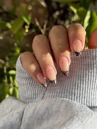 Akide Gül TATLIDEDE Nail art & Kuaför salonu 3