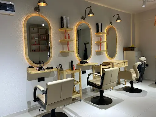 Şevval Mendil Hair Frame