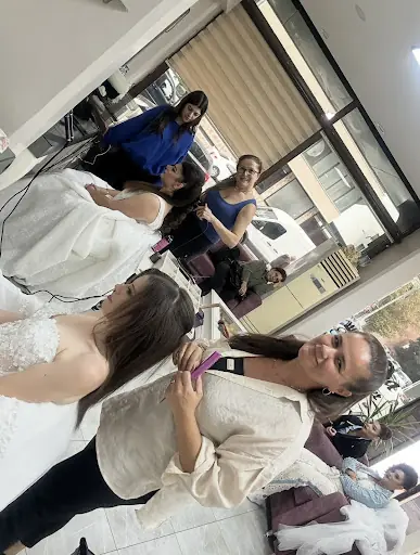 Emira Hairdresser 2