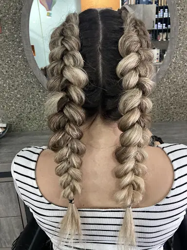 Dejavu Saloon Bayan Kuaförü