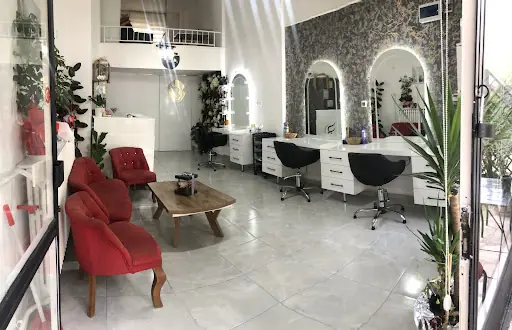 Saloon Büşra Bayan Kuaförü 2